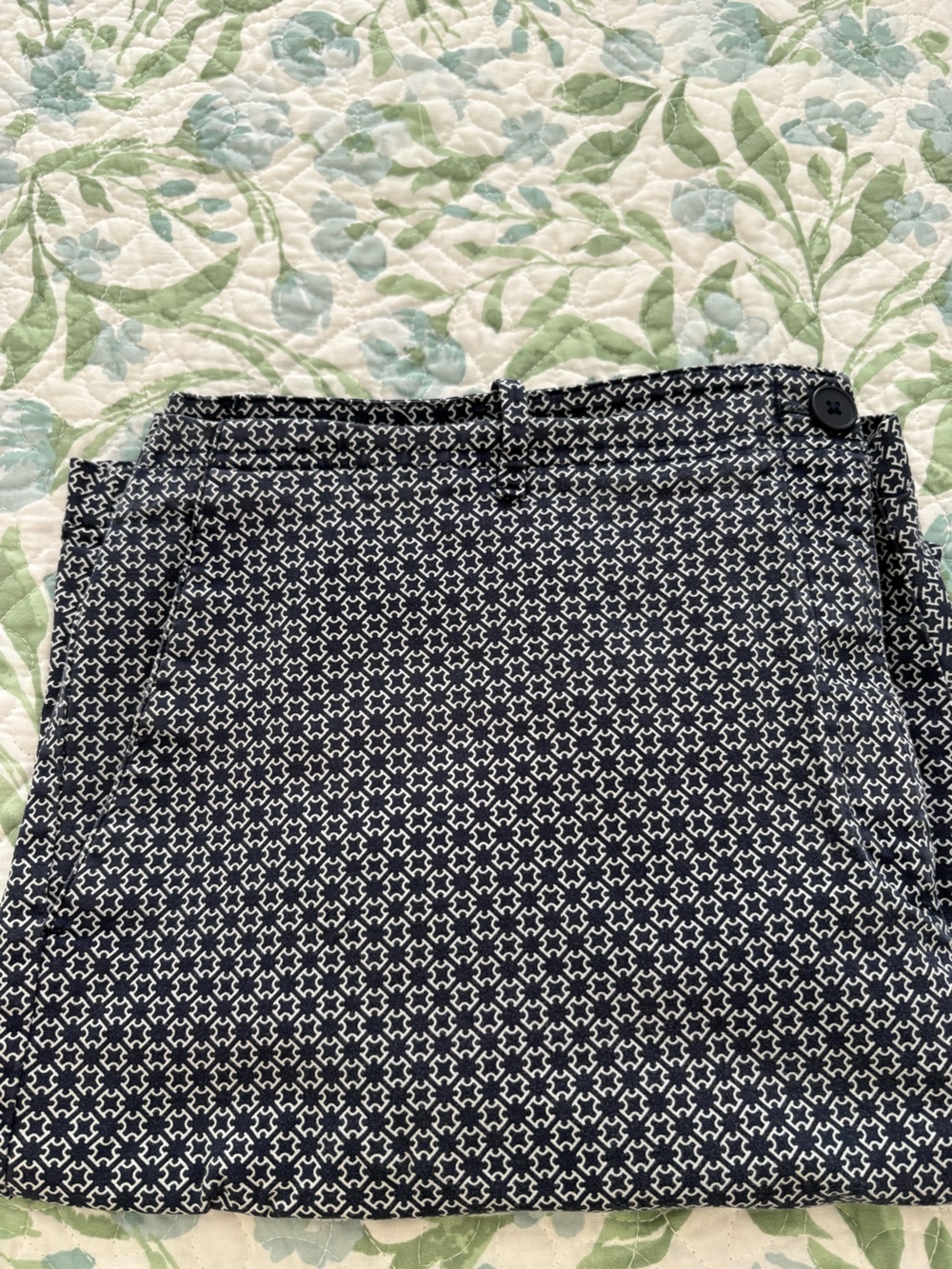 Talbots Woman 22W Navy White Geometric Print Shorts -EXCELLENT CONDITION